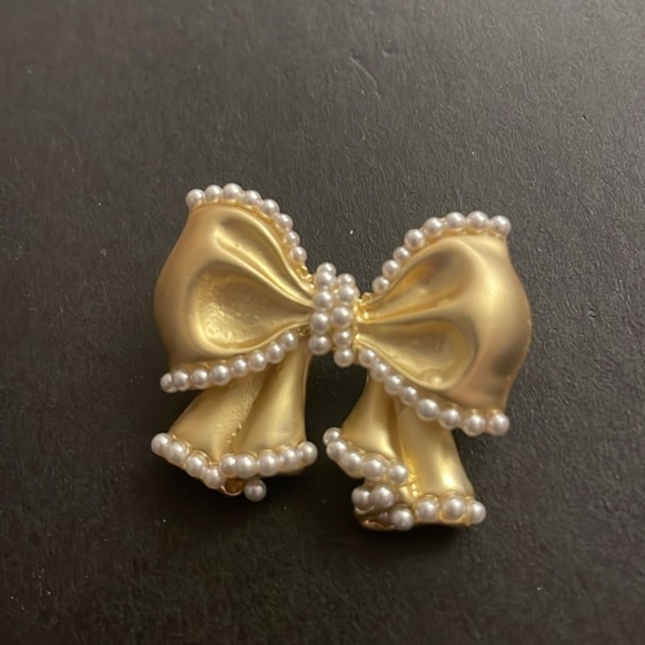 Saks fifth avenue gold matte bow - Picture 2 of 2